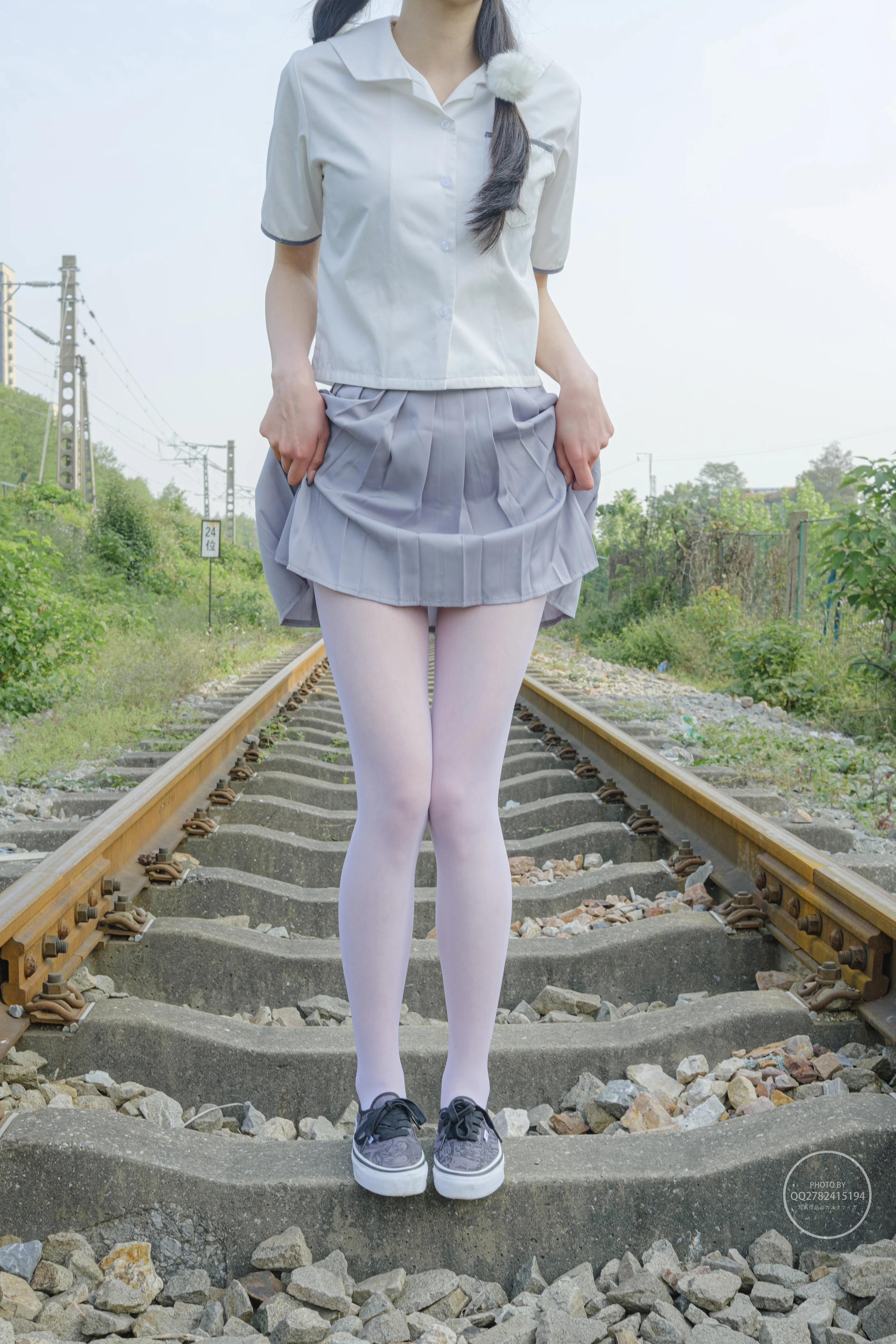森萝财团 有料 NO.038 吸吸 铁轨边的JK白丝美少女 [60P]插图6
